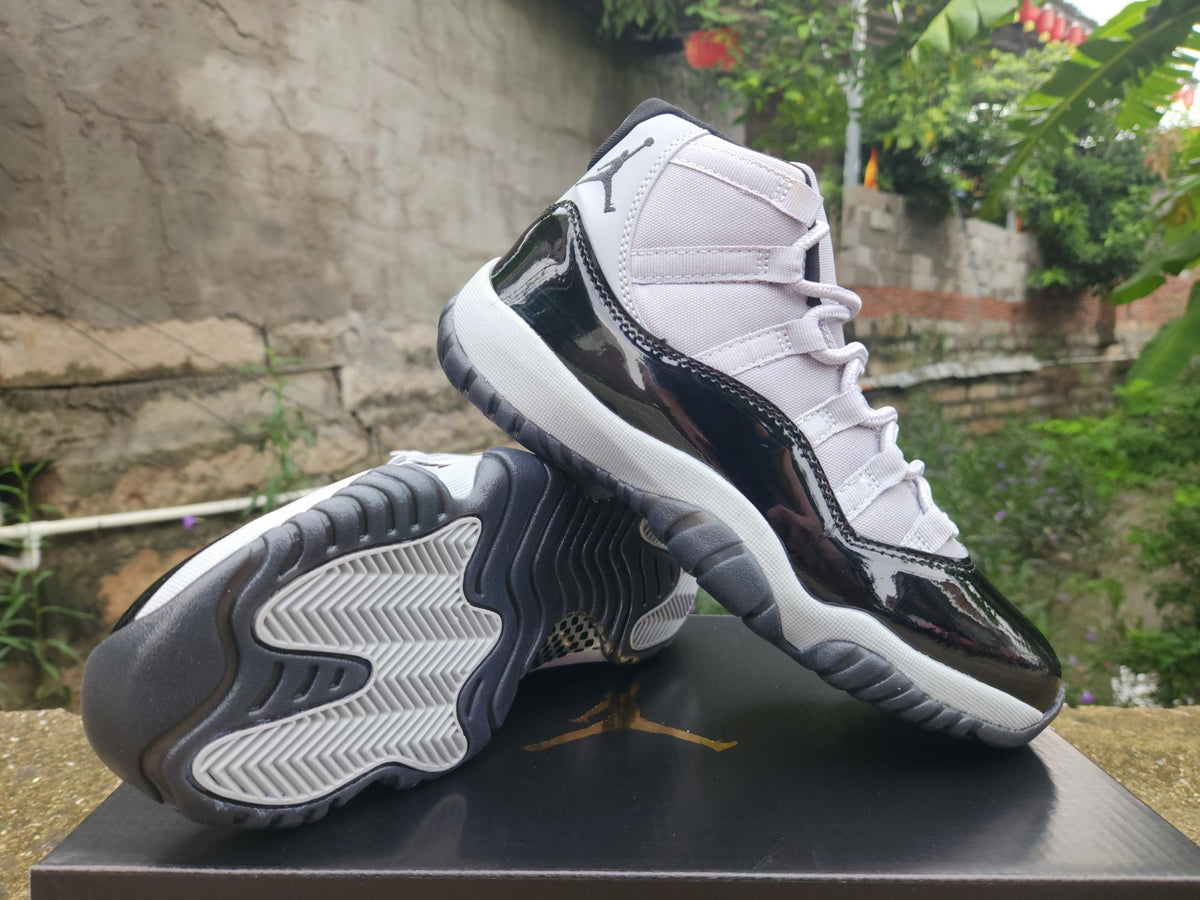Air Jordan 11 Grey & Black