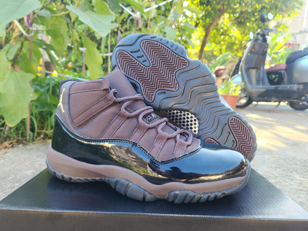 Air Jordan 11 New Black & Brown