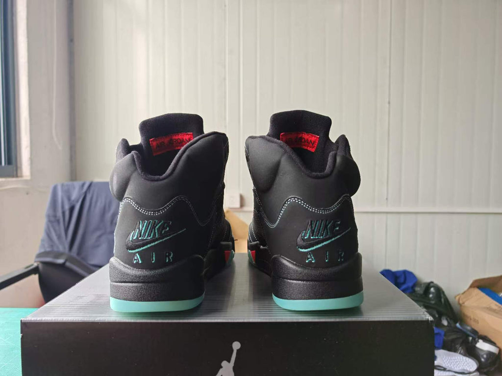 Air Jordan 5 Halloween – Glow-in-the-Dark