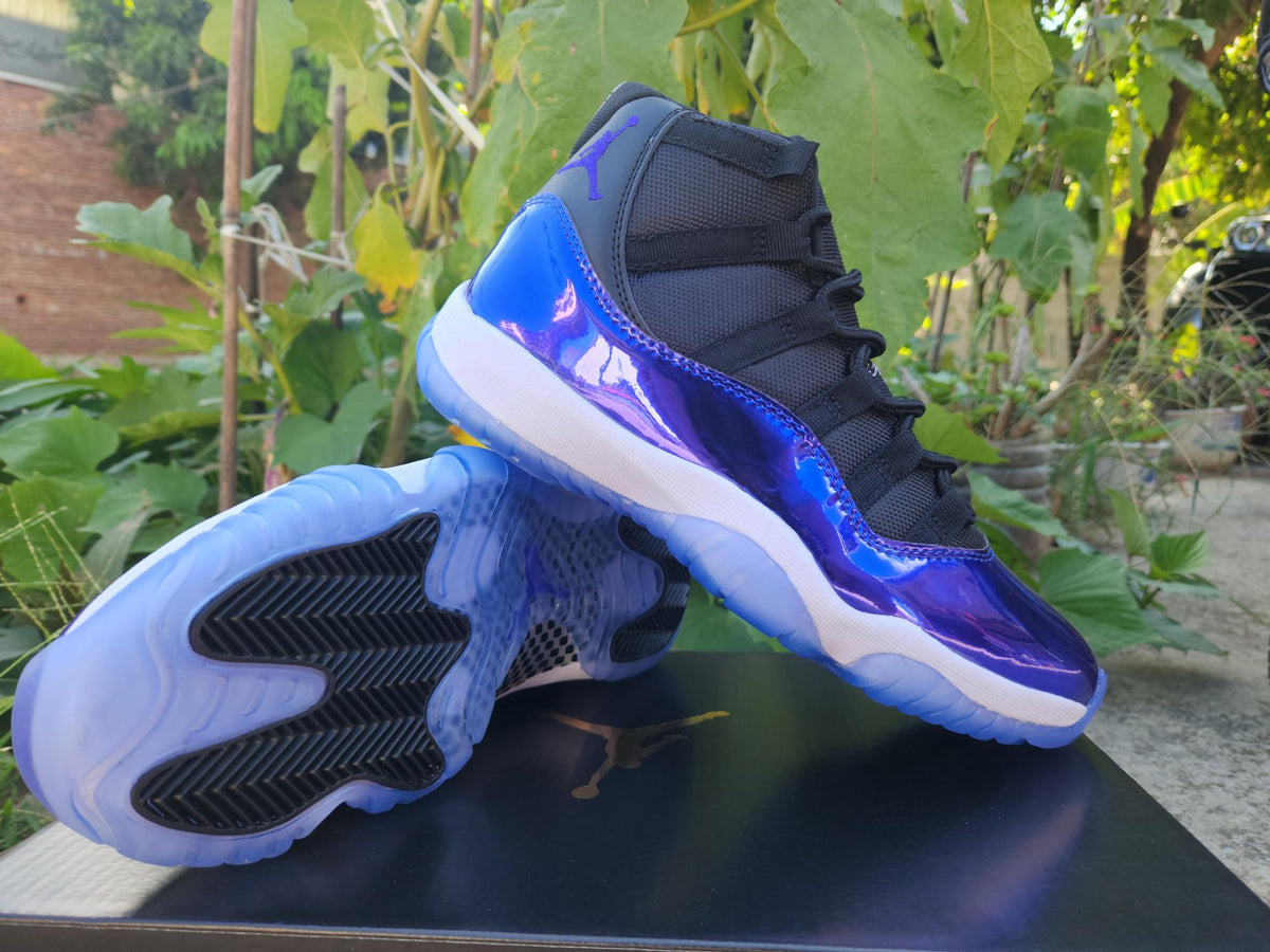 Air Jordan 11 Black & Blue