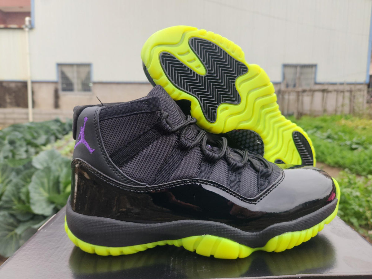 Air Jordan 11 Retro Black & Green