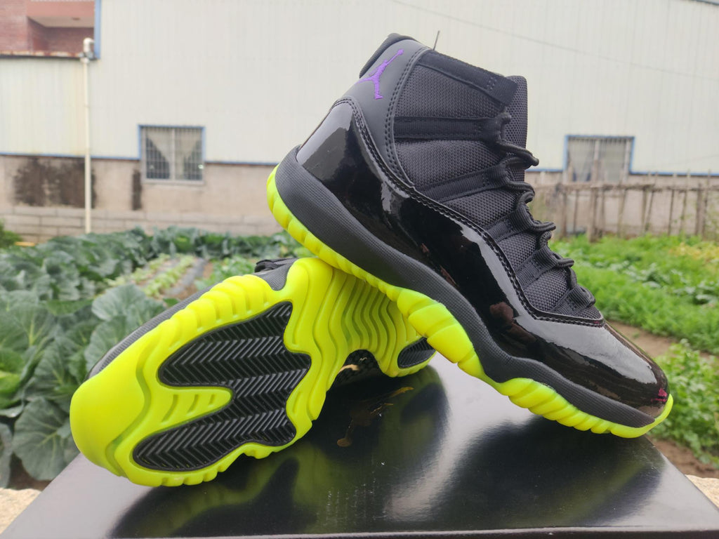 Air Jordan 11 Retro Black & Green
