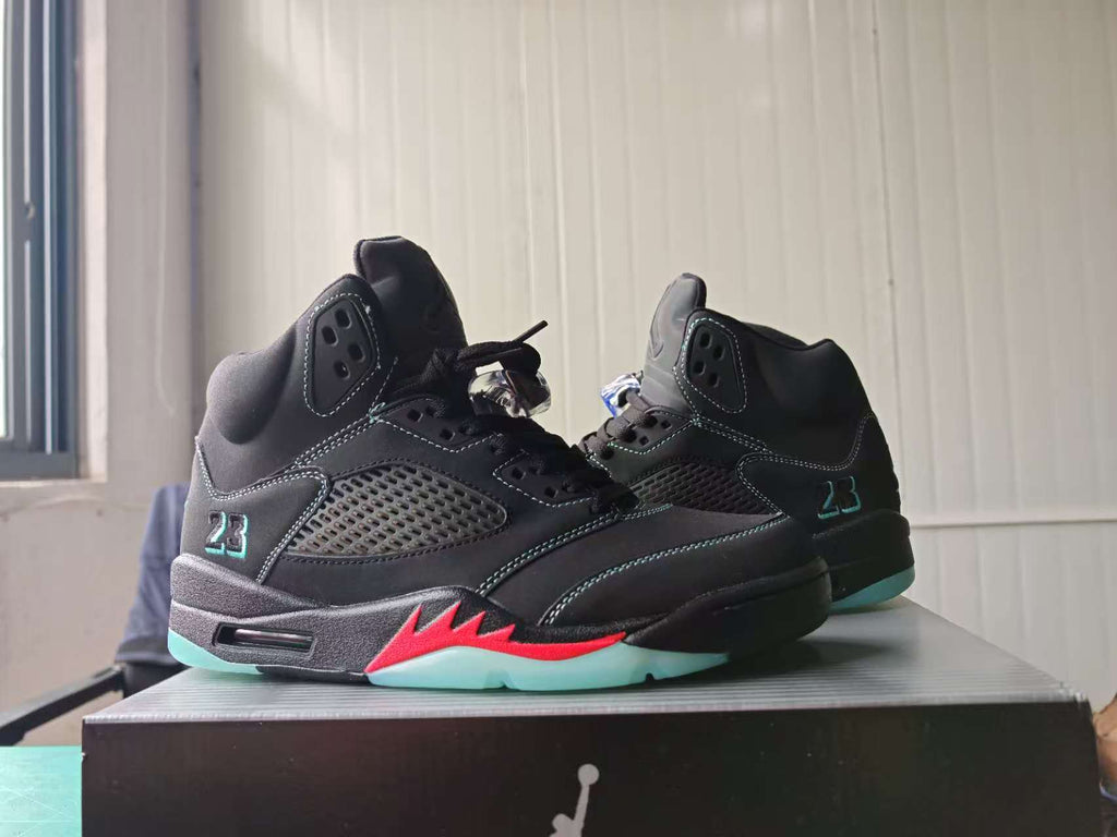 Air Jordan 5 Halloween – Glow-in-the-Dark